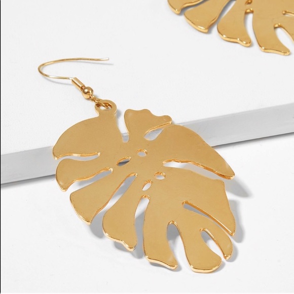 KATE🌴 tropical leaf statement earrings gold - Picture 3 of 3